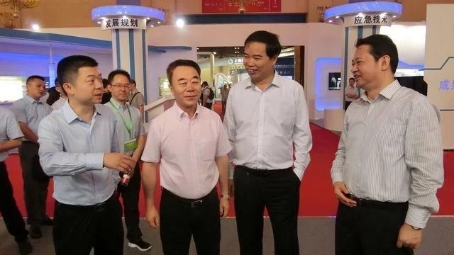 董事长张忠华_董事长