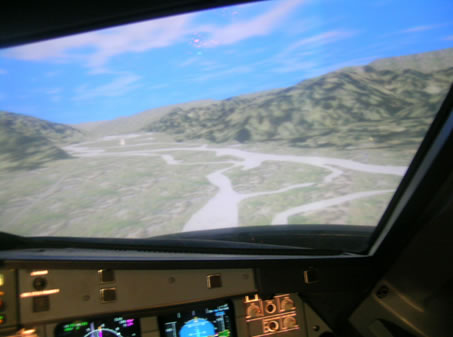 在模拟机上距林芝机场3公里处的视景